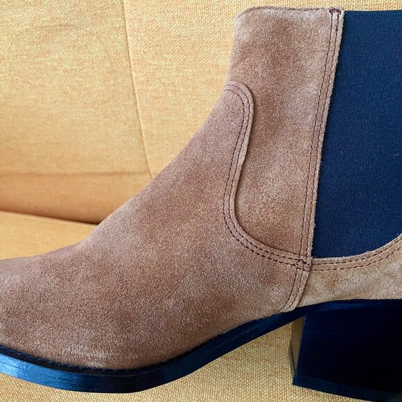 Everlane - Suede Chelsea Ankle Boot - Womens - Brown - Size 6 - Picture 11 of 16